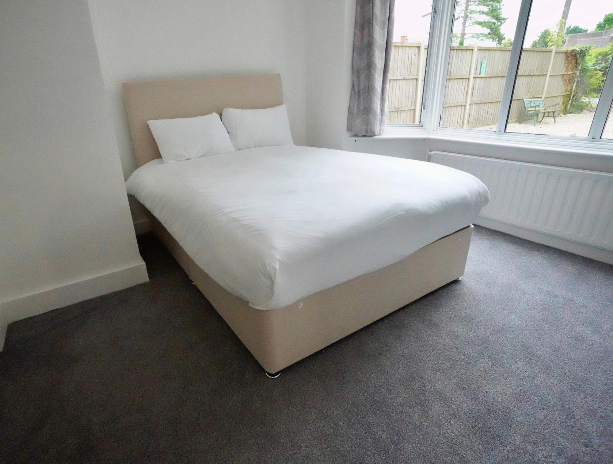 Gatwick Birchwood Lodge With Holiday Parking Horley Exteriér fotografie