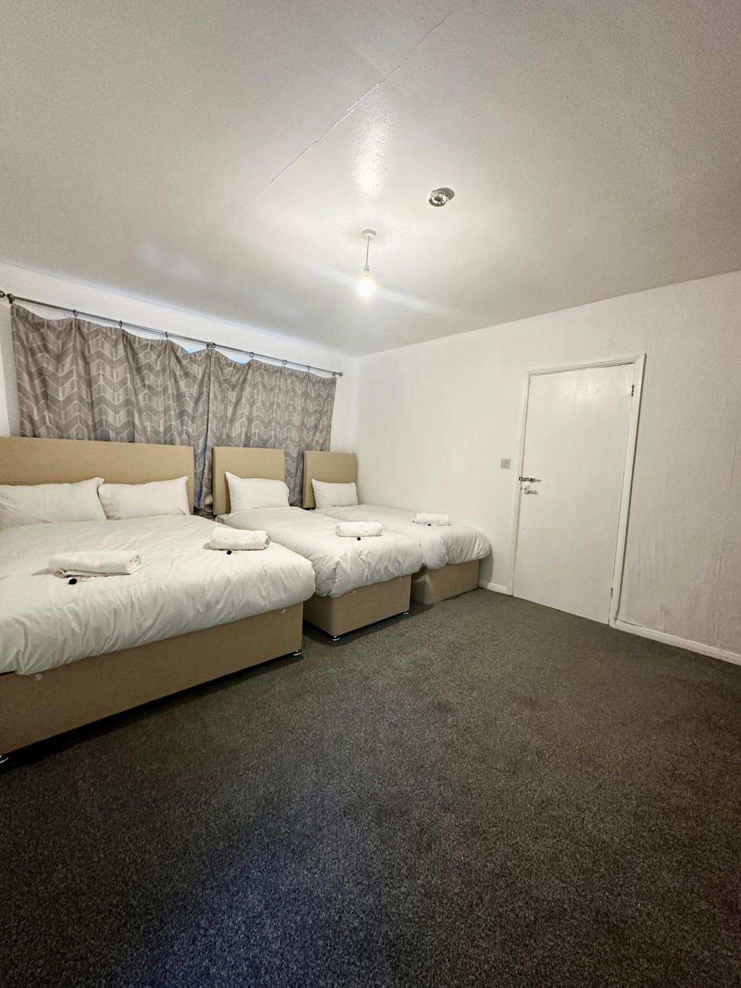 Gatwick Birchwood Lodge With Holiday Parking Horley Exteriér fotografie