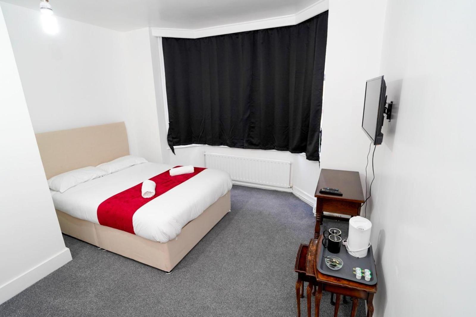 Gatwick Birchwood Lodge With Holiday Parking Horley Exteriér fotografie