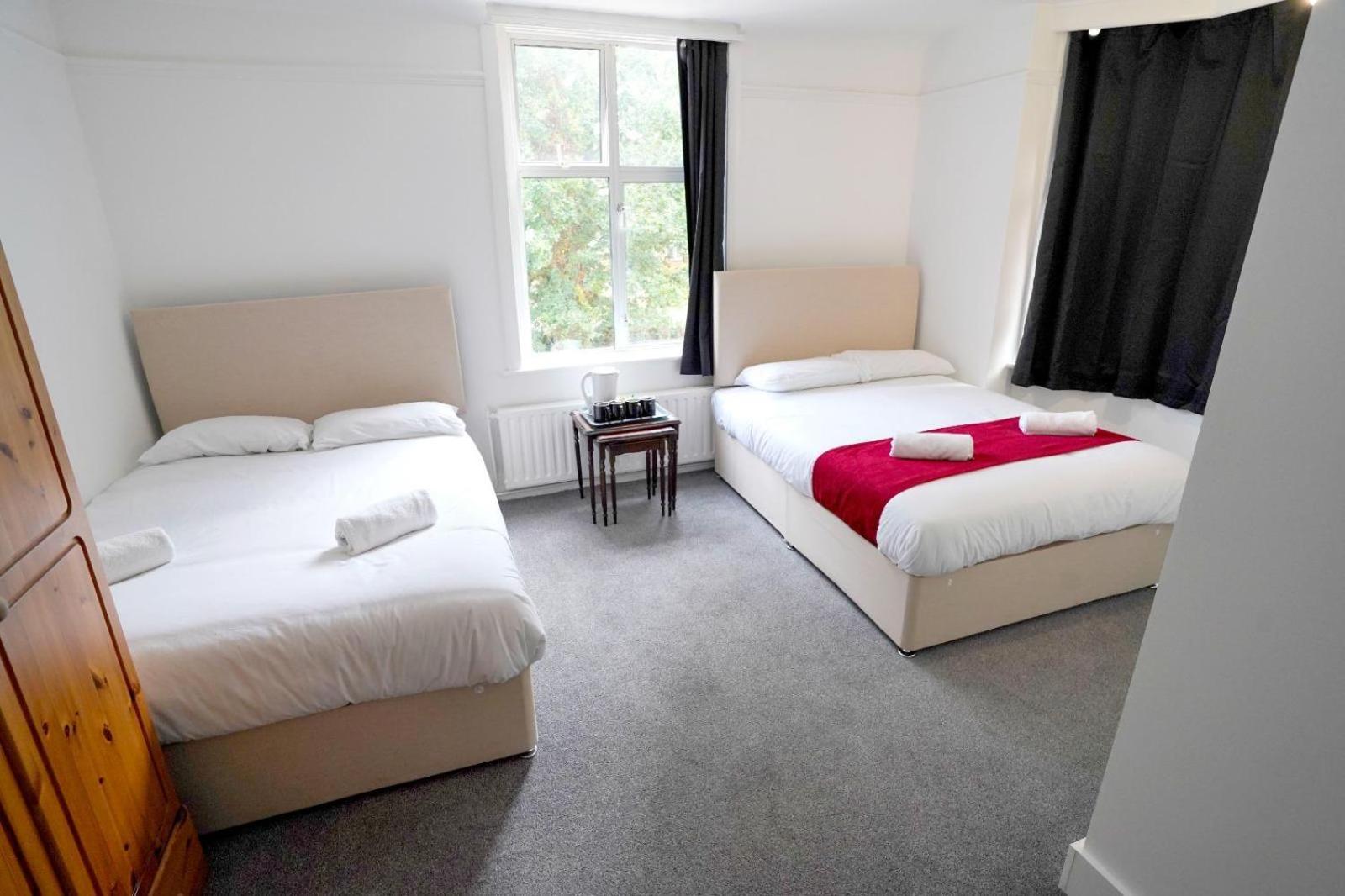 Gatwick Birchwood Lodge With Holiday Parking Horley Exteriér fotografie